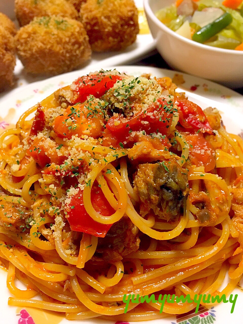 さば缶のトマトパスタです。お手軽＆お安い水煮缶とトマトを合わせてチャチャッ！と作ります☆